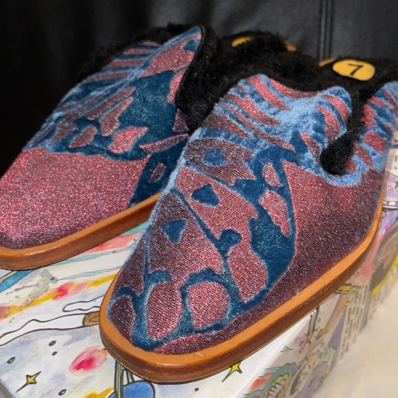 Free People Hieress Women’s Mules Butterfly Effect Fur Lined Shoe US 7 NIB - Picture 3 of 16